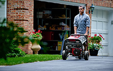 Briggs and Stratton Showcases User-Driven Innovation at GIE+EXPO Briggs and Stratton Showcases User-Driven Innovation at GIE+EXPO