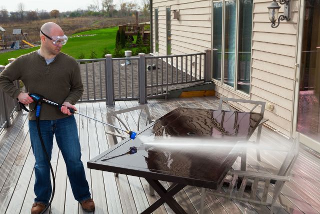 6 Easy Fall Cleaning Projects For Winterizing Your Home| Briggs & Stratton 6 Easy Fall Cleaning Projects For Winterizing Your Home| Briggs & Stratton