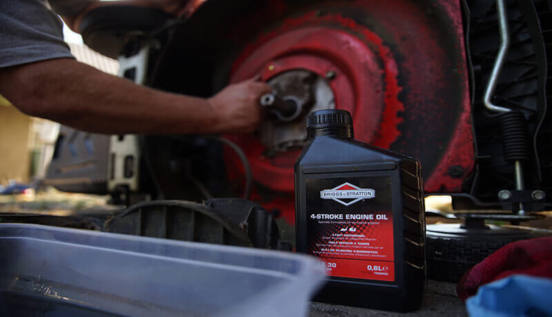 Briggs_Engine_Oil_Maintenance